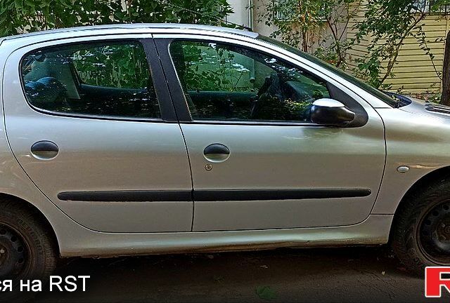 Пежо 206, объемом двигателя 1.6 л и пробегом 144 тыс. км за 4400 $, фото 1 на Automoto.ua
