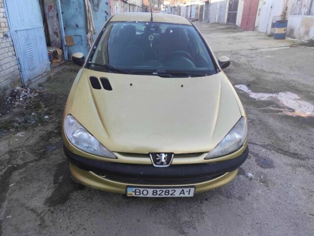 Жовтий Пежо 206, об'ємом двигуна 1.4 л та пробігом 210 тис. км за 2200 $, фото 1 на Automoto.ua