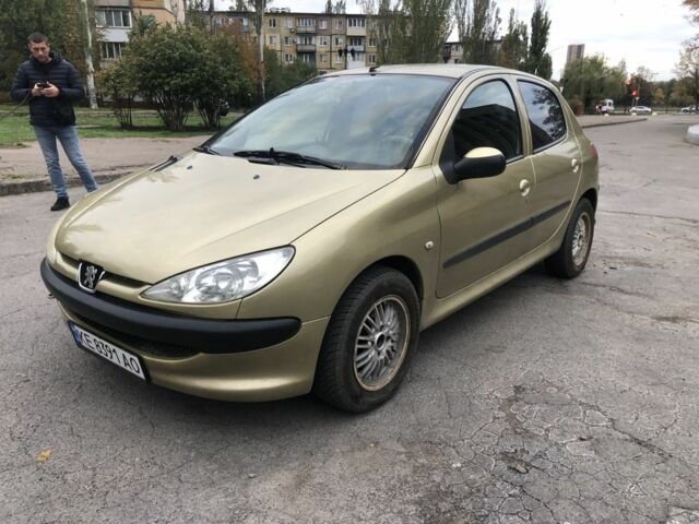 Жовтий Пежо 206, об'ємом двигуна 1.4 л та пробігом 200 тис. км за 3000 $, фото 1 на Automoto.ua
