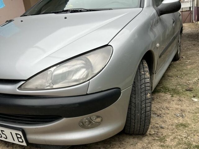 Серый Пежо 206, объемом двигателя 1.4 л и пробегом 179 тыс. км за 2999 $, фото 1 на Automoto.ua