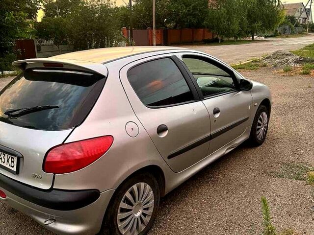 Сірий Пежо 206, об'ємом двигуна 1.9 л та пробігом 204 тис. км за 2000 $, фото 1 на Automoto.ua