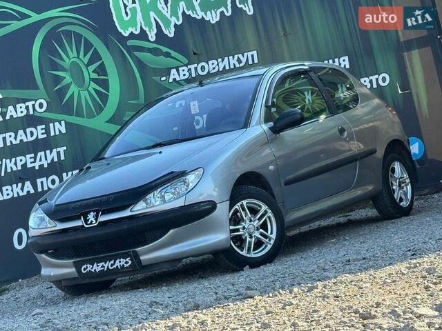 Серый Пежо 206, объемом двигателя 1.1 л и пробегом 224 тыс. км за 2500 $, фото 1 на Automoto.ua
