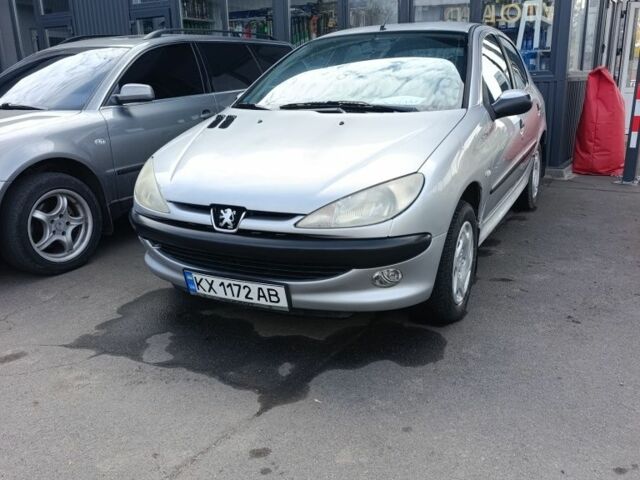 Серый Пежо 206, объемом двигателя 1.4 л и пробегом 255 тыс. км за 3500 $, фото 1 на Automoto.ua