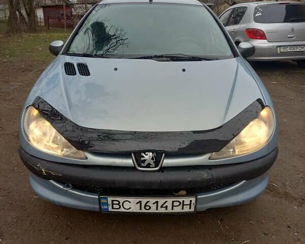 Серый Пежо 206, объемом двигателя 1.4 л и пробегом 169 тыс. км за 3750 $, фото 1 на Automoto.ua