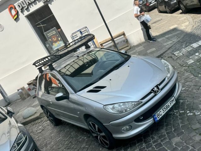 Сірий Пежо 206, об'ємом двигуна 1.4 л та пробігом 200 тис. км за 2950 $, фото 1 на Automoto.ua