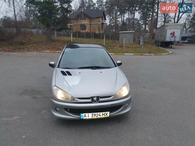 Сірий Пежо 206, об'ємом двигуна 1.36 л та пробігом 260 тис. км за 3000 $, фото 1 на Automoto.ua