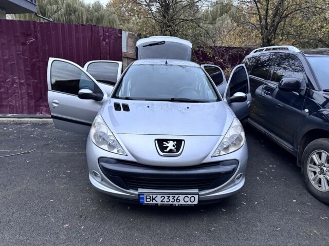 Серый Пежо 206, объемом двигателя 1.4 л и пробегом 278 тыс. км за 3250 $, фото 1 на Automoto.ua