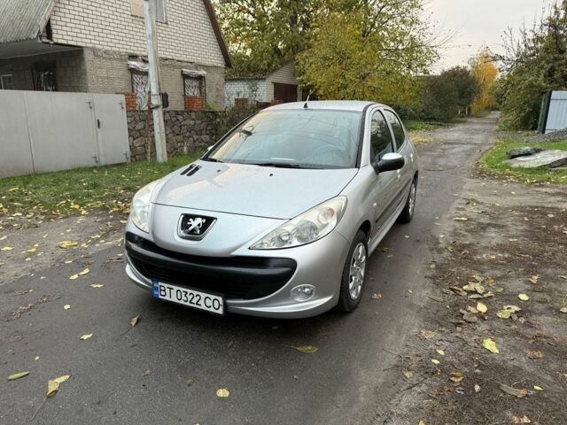 Пежо 206 2009 в Кременчуге на Automoto.ua Серый Пежо 206, объемом двигателя 1.1 л и пробегом 188 тыс. км за 3500 $, фото 1 на Automoto.ua