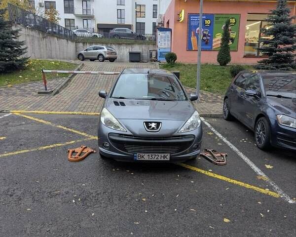 Сірий Пежо 206, об'ємом двигуна 1.36 л та пробігом 143 тис. км за 5000 $, фото 1 на Automoto.ua