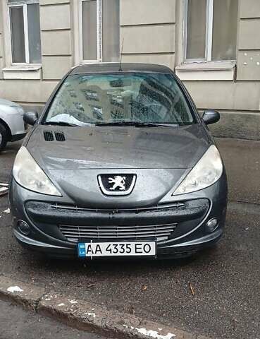 Серый Пежо 206, объемом двигателя 1.36 л и пробегом 204 тыс. км за 3500 $, фото 1 на Automoto.ua