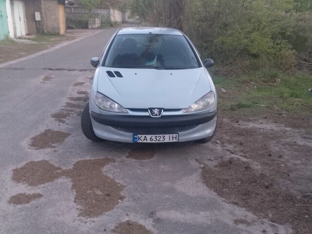 Серый Пежо 206, объемом двигателя 1.4 л и пробегом 280 тыс. км за 1750 $, фото 1 на Automoto.ua