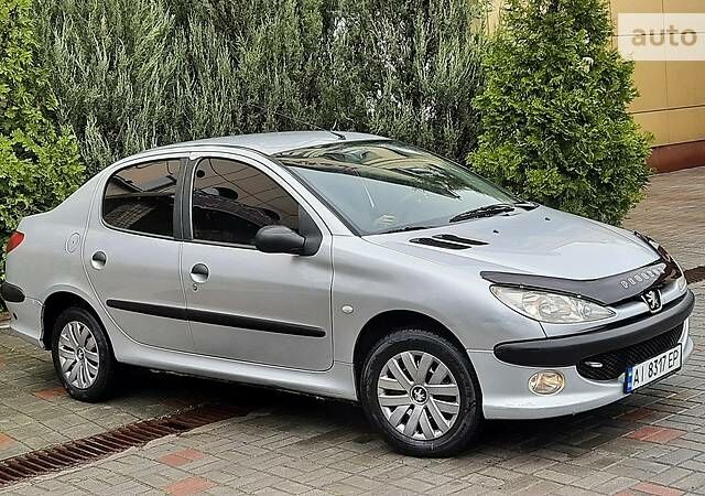 Сірий Пежо 206, об'ємом двигуна 1.4 л та пробігом 160 тис. км за 4300 $, фото 1 на Automoto.ua