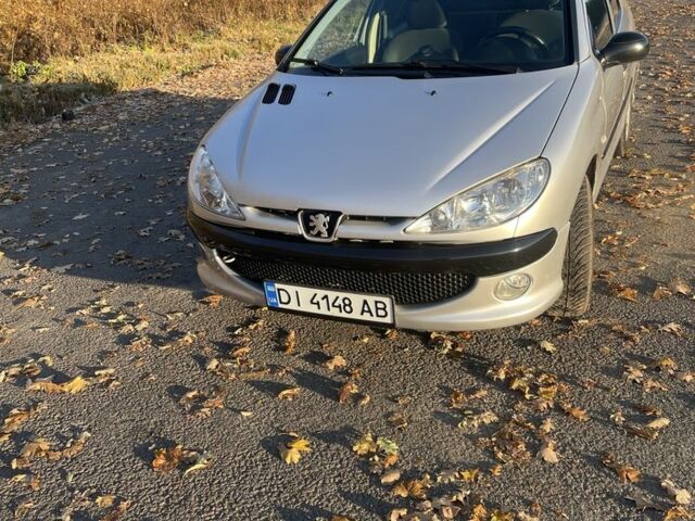 Серый Пежо 206, объемом двигателя 1.4 л и пробегом 262 тыс. км за 3500 $, фото 1 на Automoto.ua