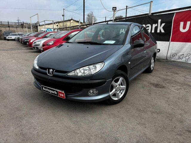 Сірий Пежо 206, об'ємом двигуна 1.4 л та пробігом 158 тис. км за 3990 $, фото 1 на Automoto.ua