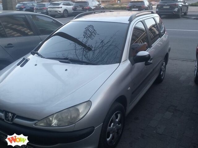 Сірий Пежо 206, об'ємом двигуна 0 л та пробігом 300 тис. км за 2012 $, фото 1 на Automoto.ua