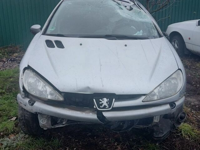 Серый Пежо 206, объемом двигателя 0 л и пробегом 200 тыс. км за 1500 $, фото 1 на Automoto.ua