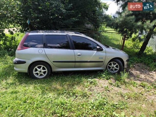 Сірий Пежо 206, об'ємом двигуна 1.4 л та пробігом 330 тис. км за 3600 $, фото 1 на Automoto.ua