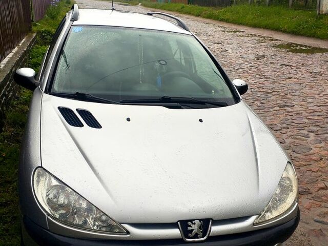 Сірий Пежо 206, об'ємом двигуна 1.4 л та пробігом 23 тис. км за 3500 $, фото 1 на Automoto.ua