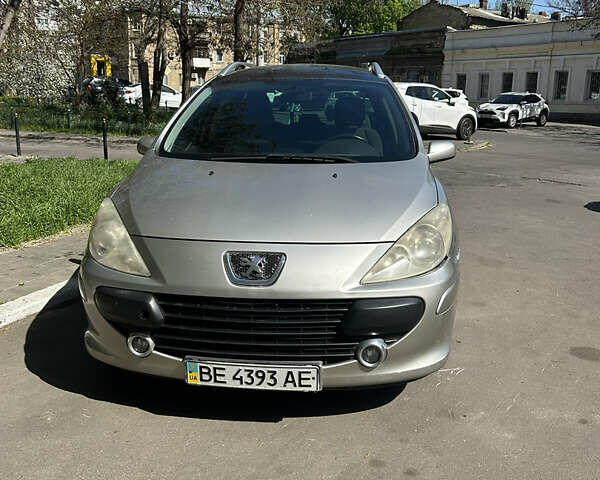 Серый Пежо 206, объемом двигателя 2 л и пробегом 202 тыс. км за 3100 $, фото 1 на Automoto.ua