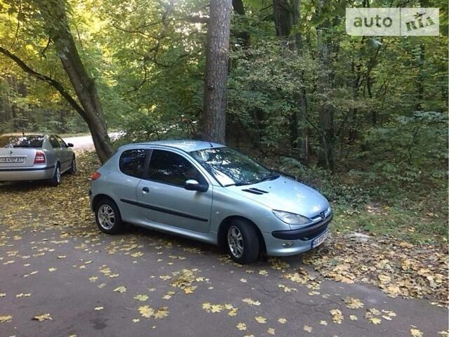 Сірий Пежо 206, об'ємом двигуна 1.4 л та пробігом 195 тис. км за 4200 $, фото 1 на Automoto.ua