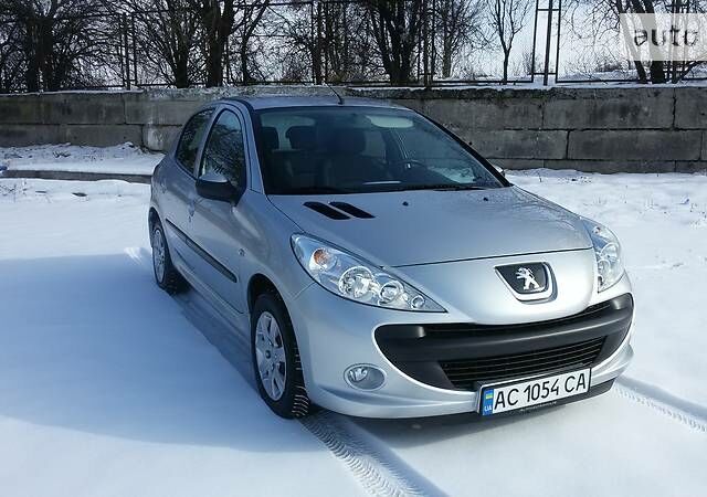 Сірий Пежо 206, об'ємом двигуна 1.4 л та пробігом 168 тис. км за 6400 $, фото 1 на Automoto.ua