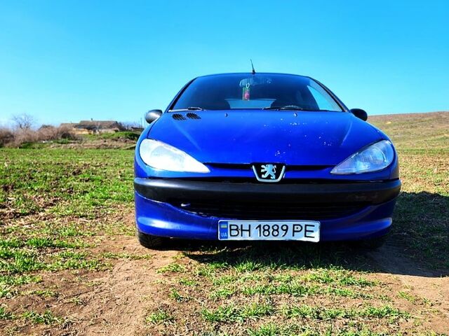 Синій Пежо 206, об'ємом двигуна 1.4 л та пробігом 100 тис. км за 2600 $, фото 1 на Automoto.ua