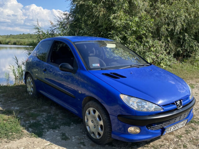 Синий Пежо 206, объемом двигателя 1.59 л и пробегом 263 тыс. км за 3000 $, фото 1 на Automoto.ua