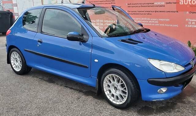 Синий Пежо 206, объемом двигателя 1.1 л и пробегом 165 тыс. км за 3000 $, фото 1 на Automoto.ua