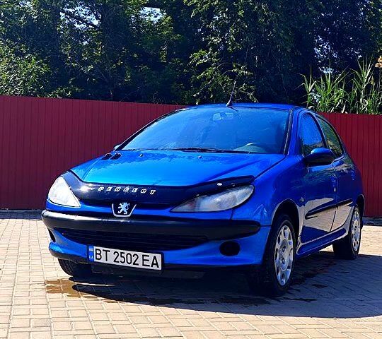 Синий Пежо 206, объемом двигателя 1.4 л и пробегом 208 тыс. км за 3000 $, фото 1 на Automoto.ua