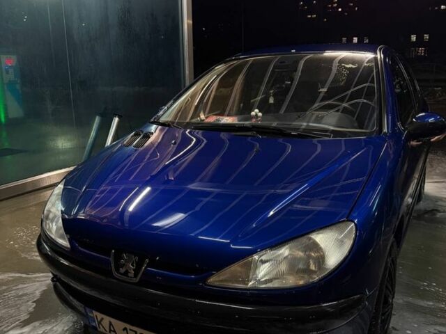 Синій Пежо 206, об'ємом двигуна 1.4 л та пробігом 200 тис. км за 3500 $, фото 1 на Automoto.ua