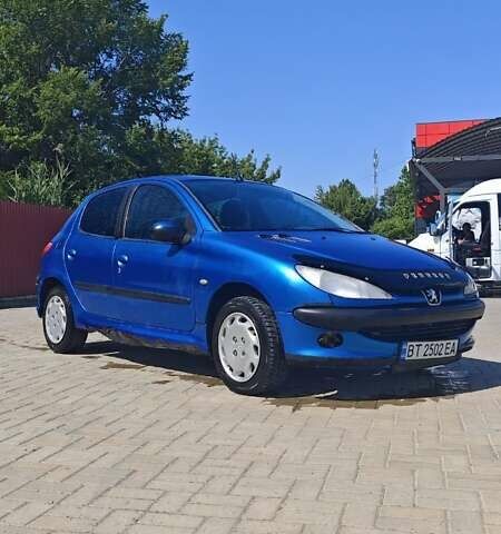 Синий Пежо 206, объемом двигателя 1.4 л и пробегом 208 тыс. км за 2700 $, фото 1 на Automoto.ua