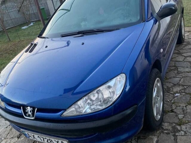 Синий Пежо 206, объемом двигателя 1.1 л и пробегом 160 тыс. км за 3000 $, фото 1 на Automoto.ua