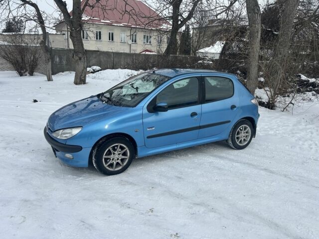 Синій Пежо 206, об'ємом двигуна 1.4 л та пробігом 214 тис. км за 1550 $, фото 1 на Automoto.ua