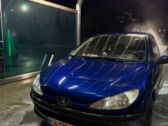 Синий Пежо 206, объемом двигателя 1.4 л и пробегом 200 тыс. км за 3500 $, фото 1 на Automoto.ua
