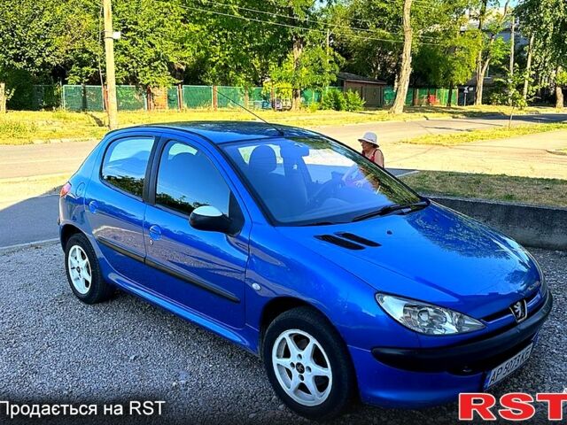Синий Пежо 206, объемом двигателя 1.4 л и пробегом 183 тыс. км за 3200 $, фото 1 на Automoto.ua