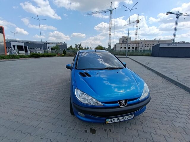 Синий Пежо 206, объемом двигателя 1.4 л и пробегом 175 тыс. км за 3200 $, фото 1 на Automoto.ua