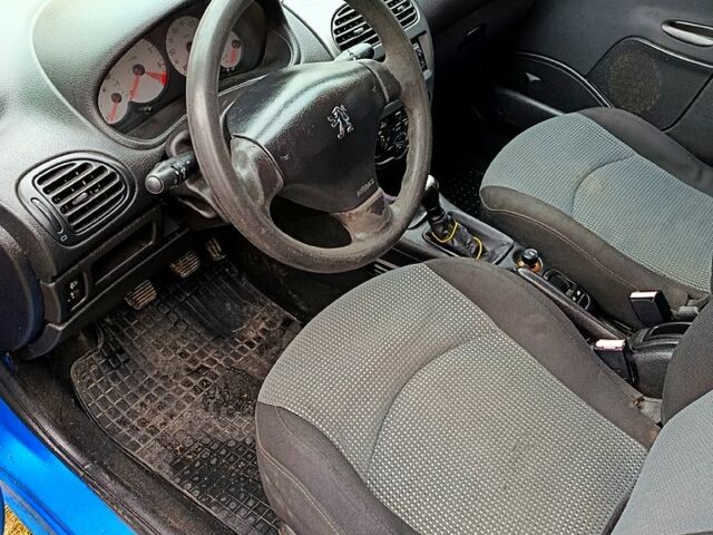 Синий Пежо 206, объемом двигателя 1.1 л и пробегом 276 тыс. км за 2200 $, фото 1 на Automoto.ua