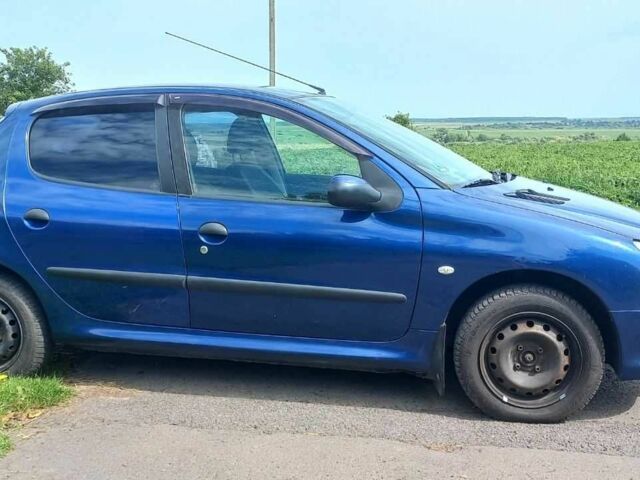 Синій Пежо 206, об'ємом двигуна 1.36 л та пробігом 390 тис. км за 2450 $, фото 1 на Automoto.ua