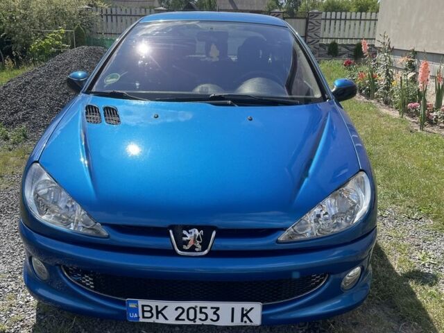 Синій Пежо 206, об'ємом двигуна 1.6 л та пробігом 173 тис. км за 3000 $, фото 1 на Automoto.ua