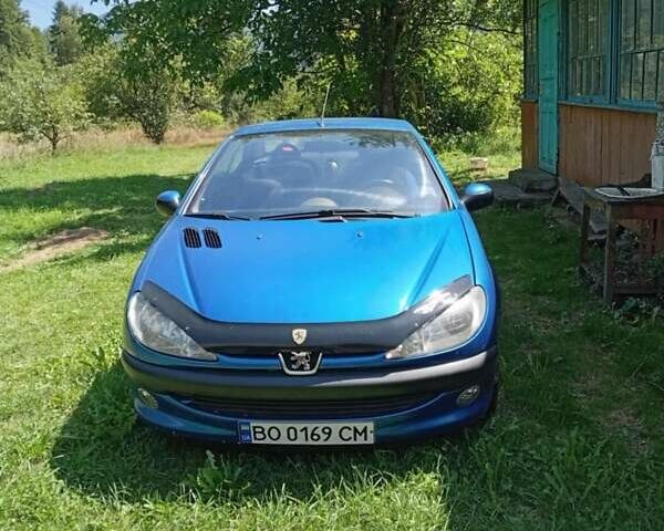 Синий Пежо 206, объемом двигателя 1.6 л и пробегом 215 тыс. км за 3300 $, фото 1 на Automoto.ua