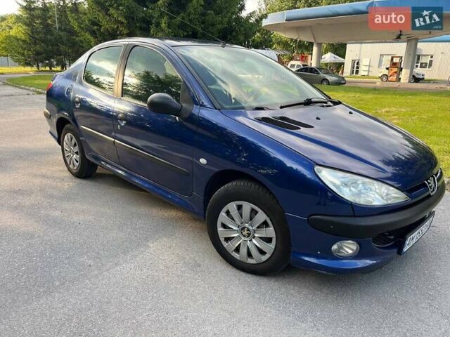 Синій Пежо 206, об'ємом двигуна 1.36 л та пробігом 142 тис. км за 3600 $, фото 1 на Automoto.ua