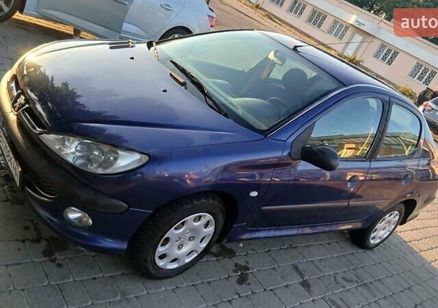 Синий Пежо 206, объемом двигателя 1.4 л и пробегом 184 тыс. км за 3000 $, фото 1 на Automoto.ua