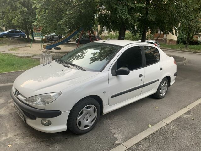 Синий Пежо 206, объемом двигателя 1.6 л и пробегом 158 тыс. км за 3400 $, фото 1 на Automoto.ua