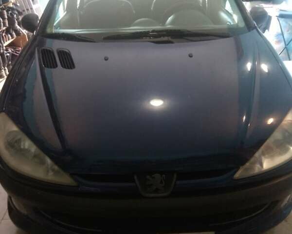 Синий Пежо 206, объемом двигателя 1.36 л и пробегом 100 тыс. км за 2600 $, фото 1 на Automoto.ua