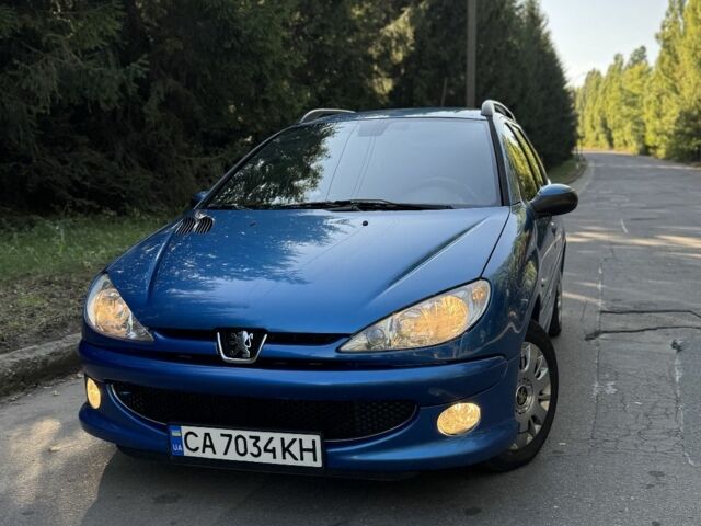 Синий Пежо 206, объемом двигателя 1.6 л и пробегом 225 тыс. км за 3800 $, фото 1 на Automoto.ua