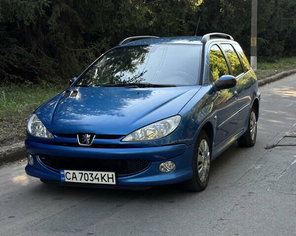 Синий Пежо 206, объемом двигателя 1.59 л и пробегом 200 тыс. км за 3700 $, фото 1 на Automoto.ua
