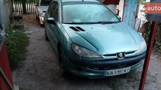 Зелений Пежо 206, об'ємом двигуна 1.36 л та пробігом 370 тис. км за 3000 $, фото 1 на Automoto.ua