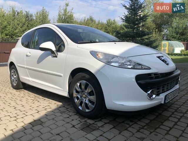 Белый Пежо 207, объемом двигателя 1.6 л и пробегом 187 тыс. км за 4200 $, фото 1 на Automoto.ua