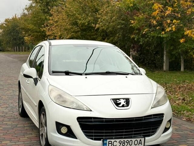 Білий Пежо 207, об'ємом двигуна 1.4 л та пробігом 298 тис. км за 3400 $, фото 1 на Automoto.ua