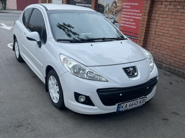 Білий Пежо 207, об'ємом двигуна 1.4 л та пробігом 187 тис. км за 3850 $, фото 1 на Automoto.ua